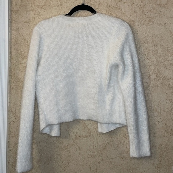 Rich & Famous White Fuzzy Cardigan Size Medium - Picture 2 of 3